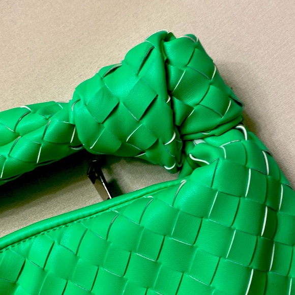 Woven knot handbag - Picture 2 of 5